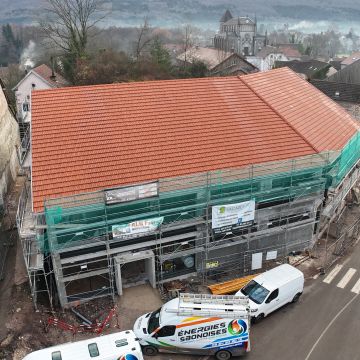 Construction d'une armurerie et d'un logement 