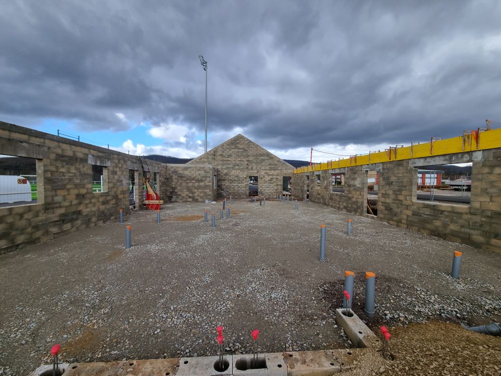 CHAMPAGNEY Vestiaire