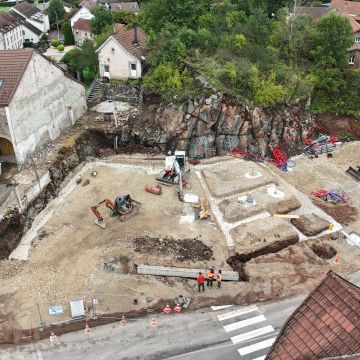 Construction d'une armurerie et d'un logement 