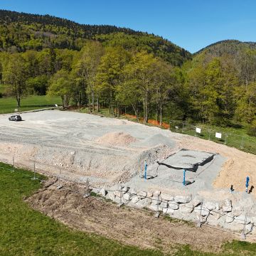 Construction d'un bâtiment, manège pour chevaux 